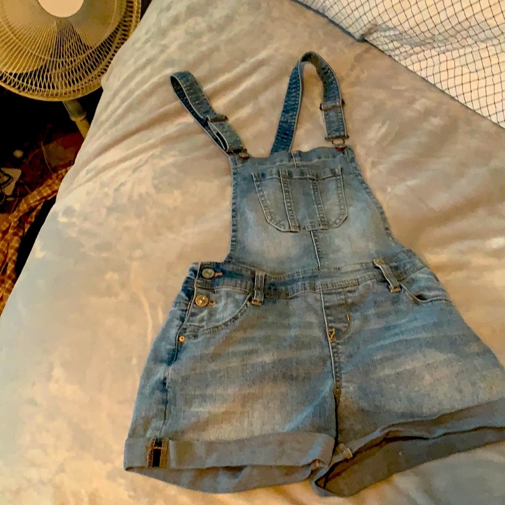 Overall shorts